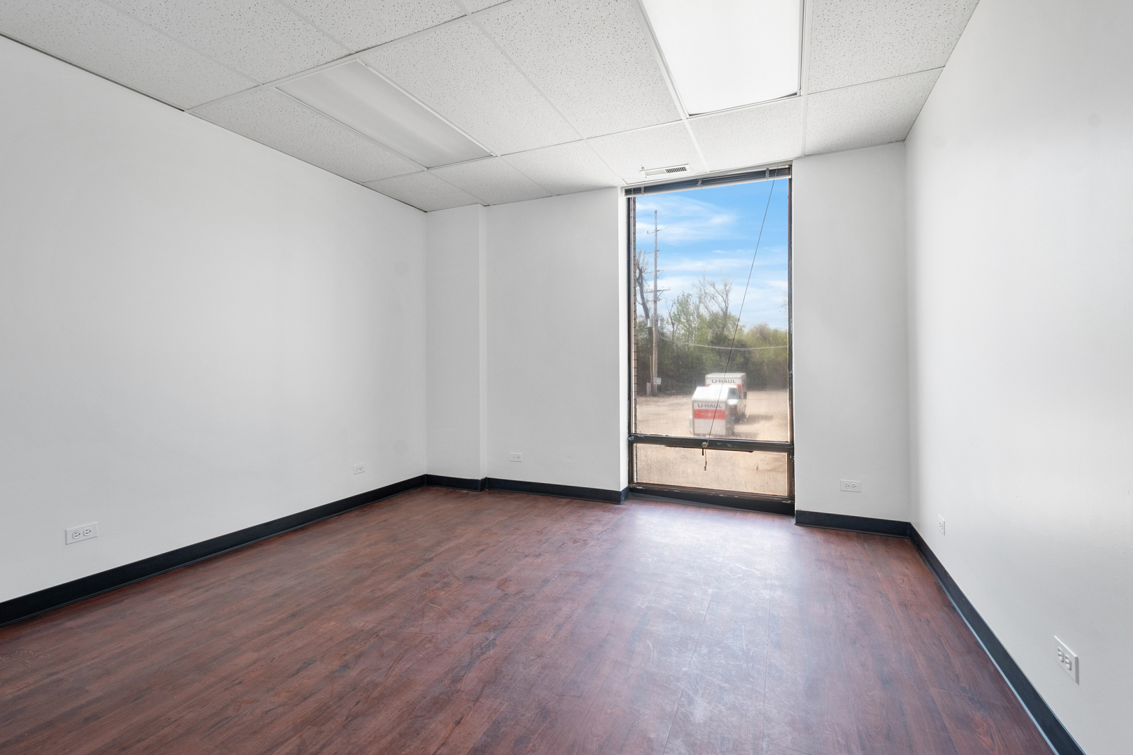 10001 Roosevelt Road Westchester, IL 60154 - Photo 5 of 18