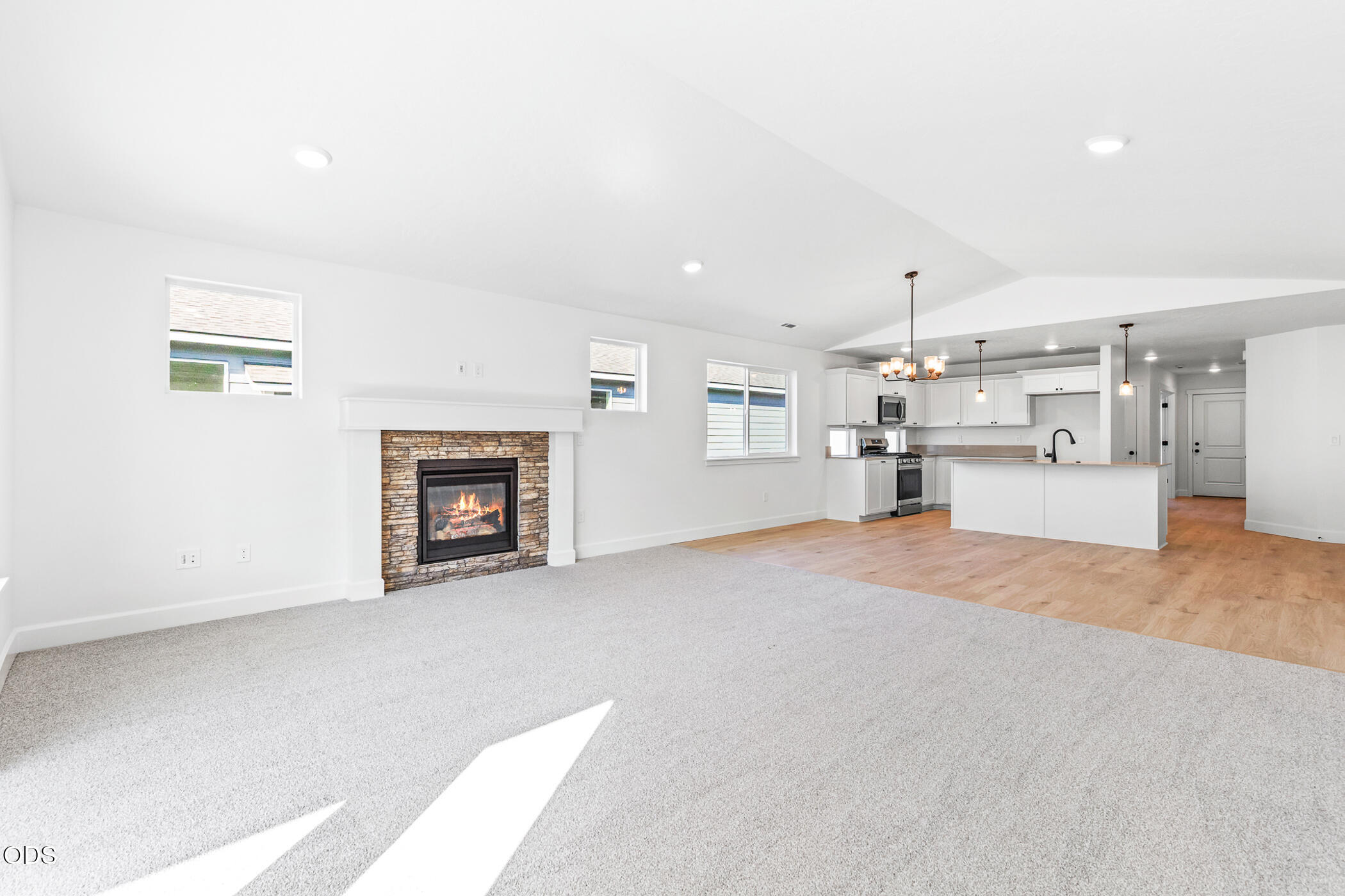 1264 Fairway Road, Unit 144 Madras, OR 97741 - Photo 6 of 24 Hope 3 car