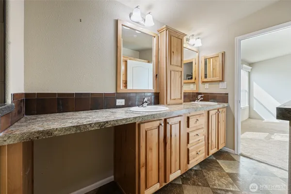 $399,000 | 3516 Meadowbrook Lane Southeast, Lacey, WA 98503