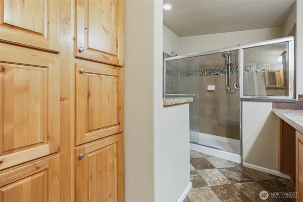 $399,000 | 3516 Meadowbrook Lane Southeast, Lacey, WA 98503