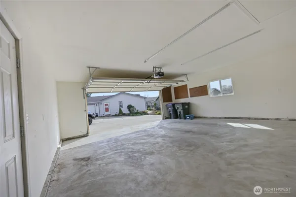 $399,000 | 3516 Meadowbrook Lane Southeast, Lacey, WA 98503