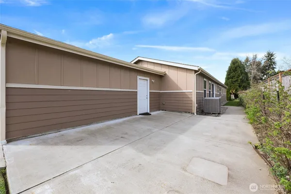 $399,000 | 3516 Meadowbrook Lane Southeast, Lacey, WA 98503