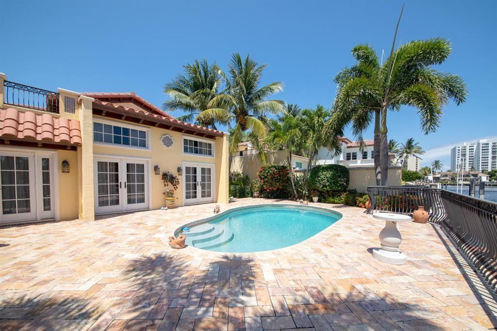 548 Commodore Circle Delray Beach, FL 33483 - Photo 2 of 11 Photo 2