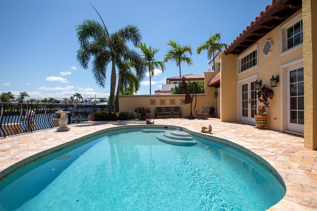 548 Commodore Circle Delray Beach, FL 33483 - Photo 3 of 11 Photo 3