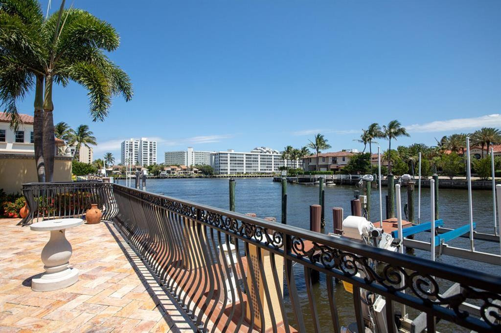 548 Commodore Circle Delray Beach, FL 33483 - Photo 4 of 11 Photo 4