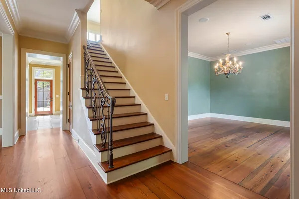 $765,000 | 9 Cypress Lane, Jackson, MS 39211