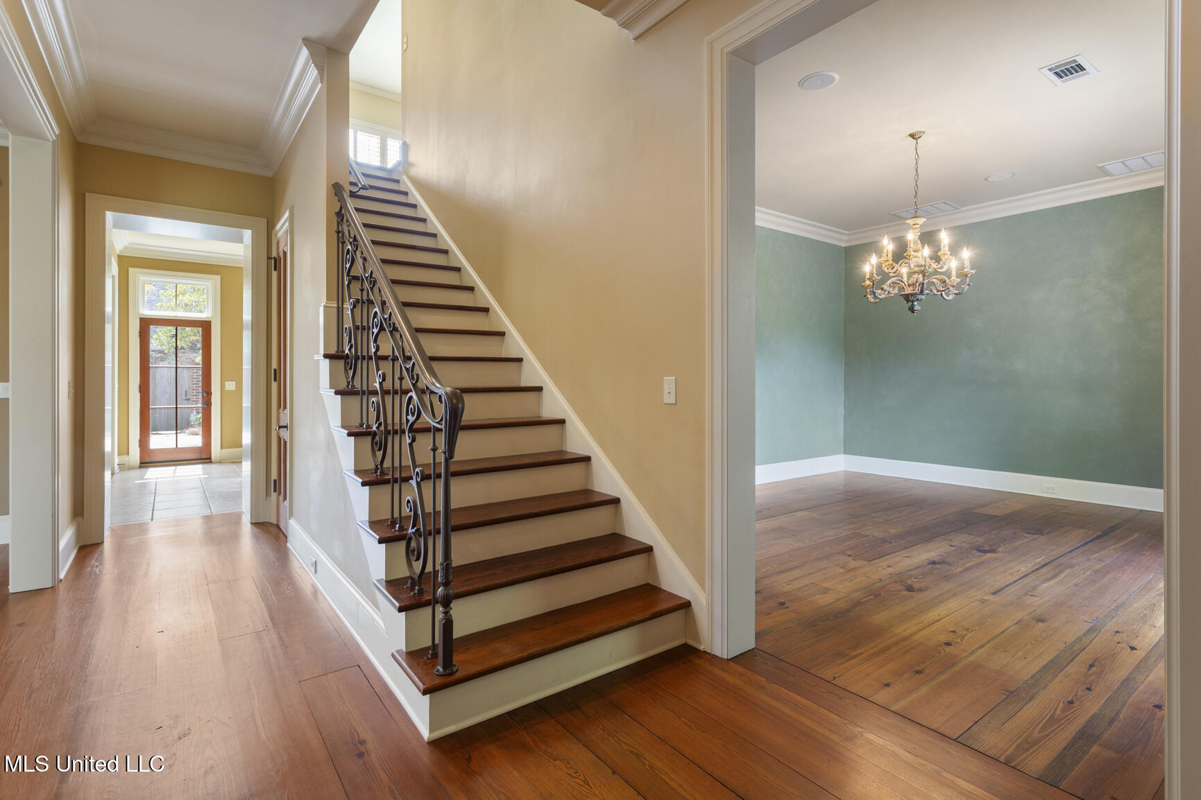 9 Cypress Lane Jackson, MS 39211 - Photo 3 of 47 9 Cypress Lane-3