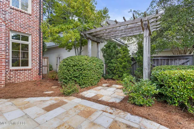 $845,000 | 9 Cypress Lane, Jackson, MS 39211