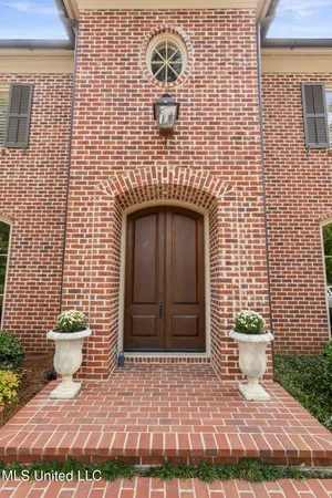 $765,000 | 9 Cypress Lane, Jackson, MS 39211