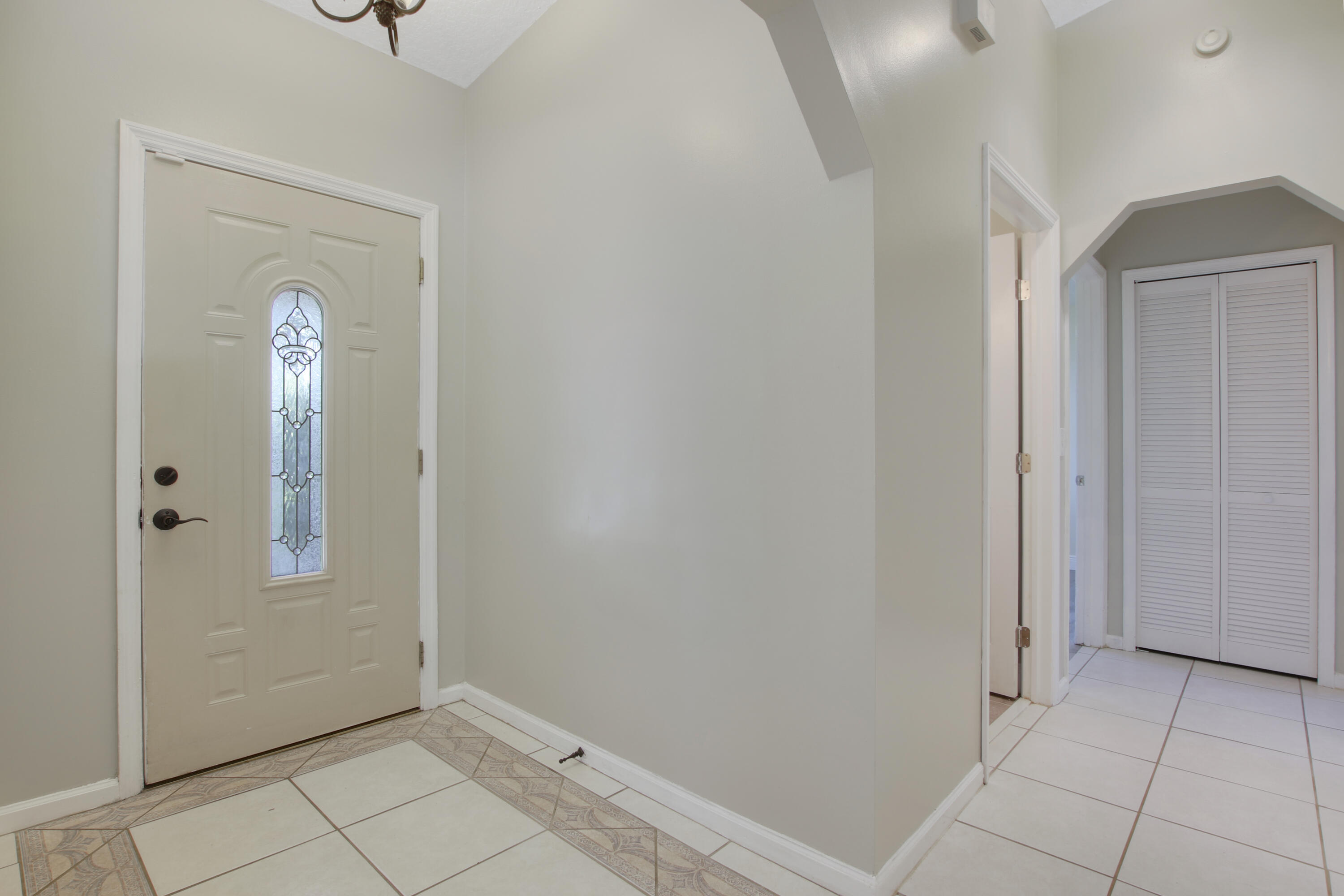 13635 86th Road North The Acreage, FL 33412 - Photo 11 of 33 24AC5D2F-E6C9-402A-A1FA-207DE0E37C84