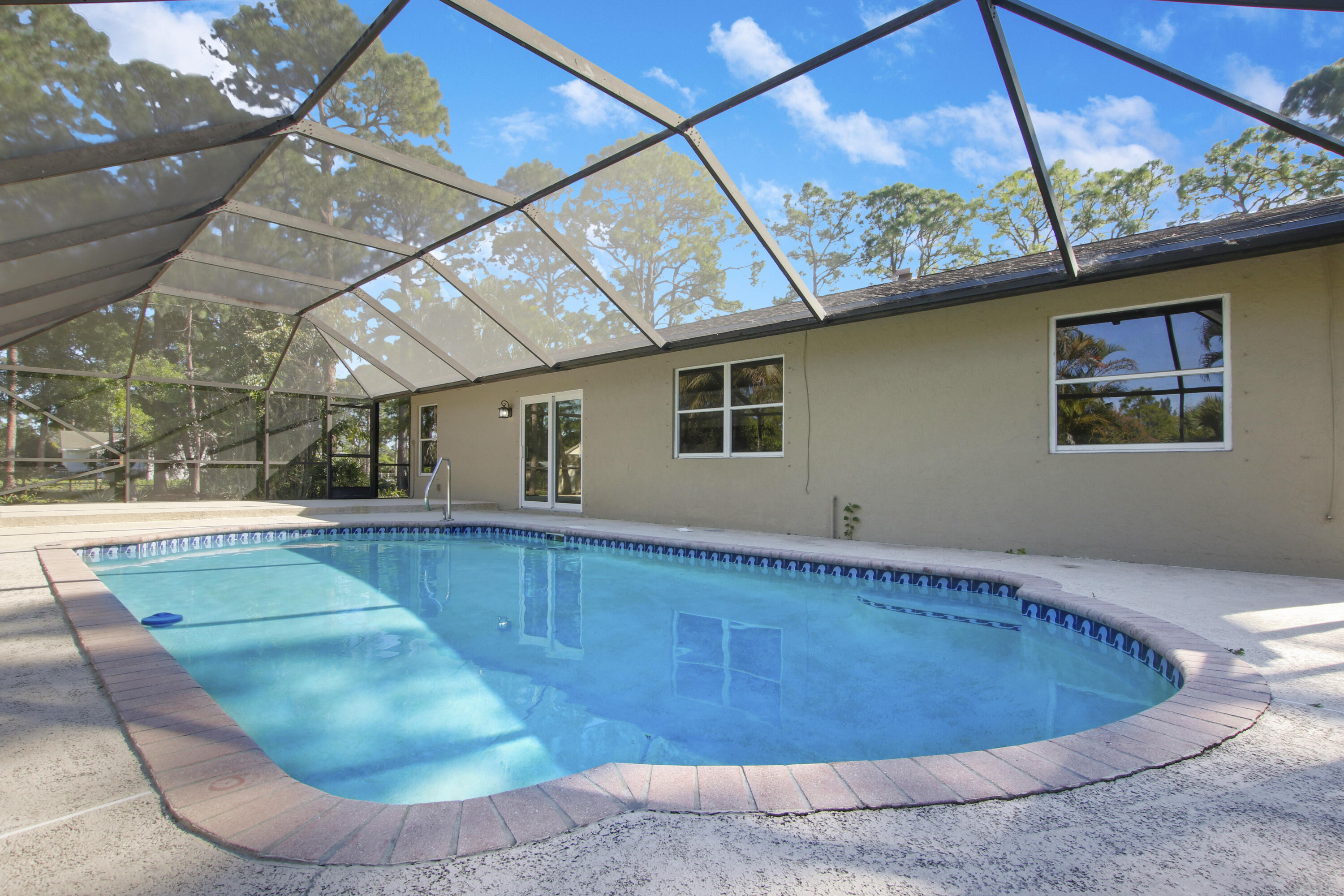 13635 86th Road North The Acreage, FL 33412 - Photo 28 of 33 DAE72162-FE82-4110-AD25-A38208A819A6