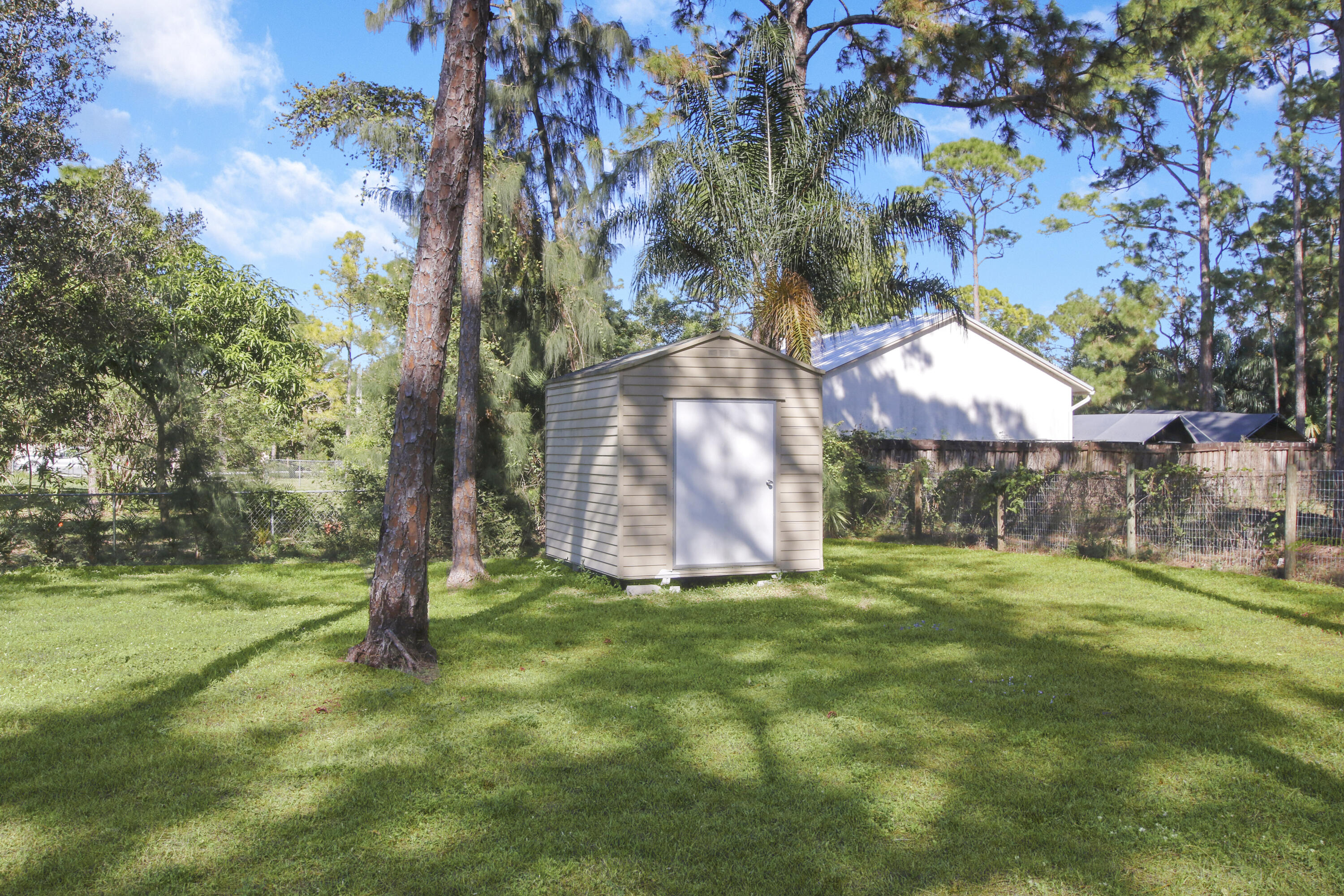 13635 86th Road North The Acreage, FL 33412 - Photo 32 of 33 0910C4AF-BD75-42FF-9364-FFD7D659172D