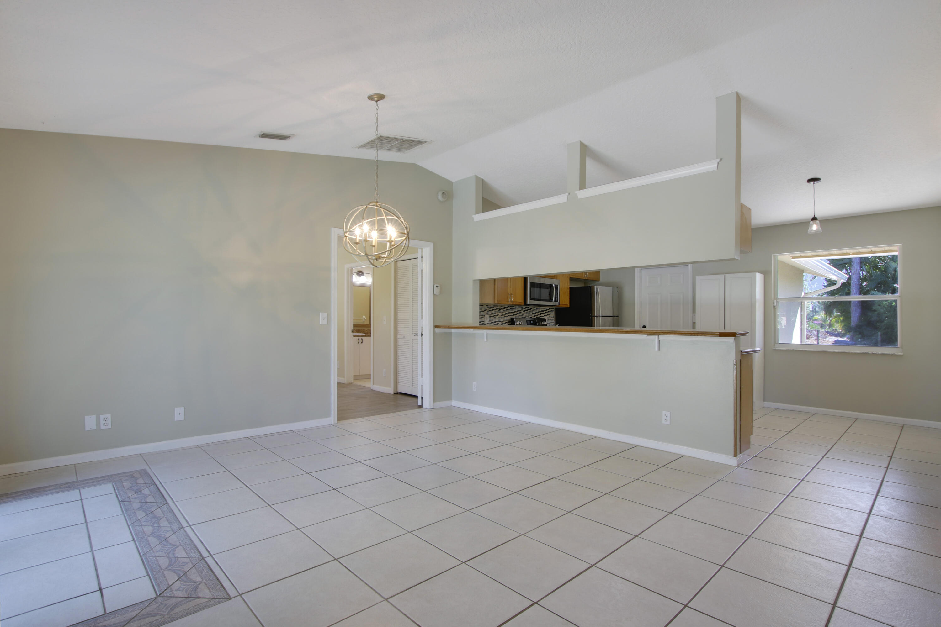 13635 86th Road North The Acreage, FL 33412 - Photo 6 of 33 D99AFC11-BB49-483A-BDF9-AA182E9FAA1A