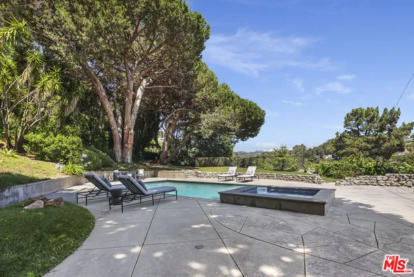 a view of outdoor space yard and patio