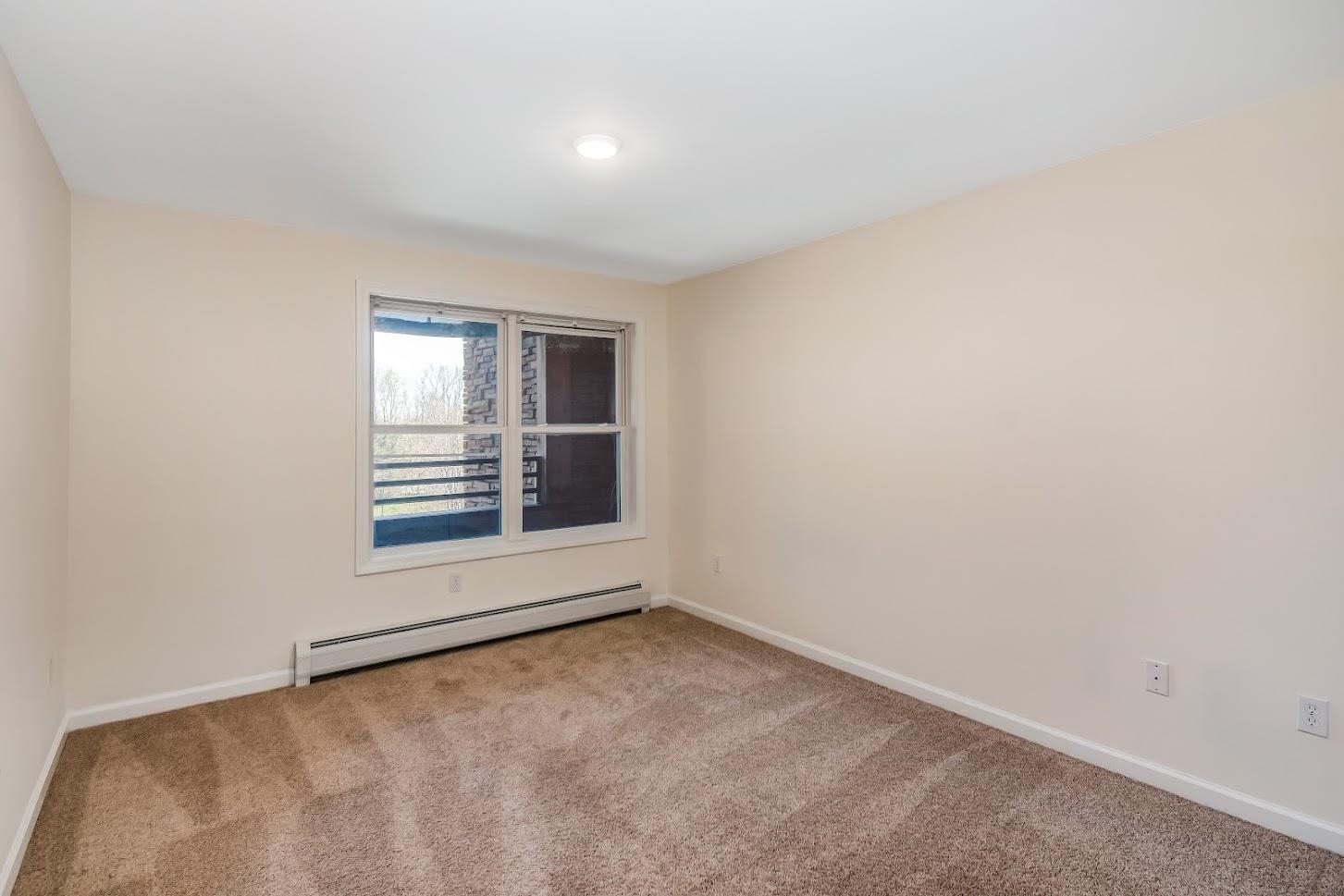 83 Claire Point Road, Unit 83 Burlington, VT 05408 - Photo 14 of 25 Gallery Image 14
