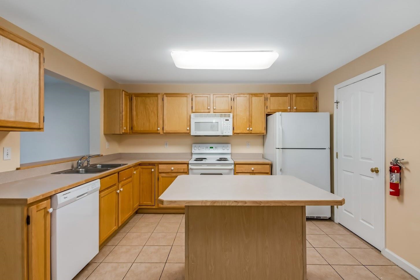 83 Claire Point Road, Unit 83 Burlington, VT 05408 - Photo 4 of 25 Gallery Image 4