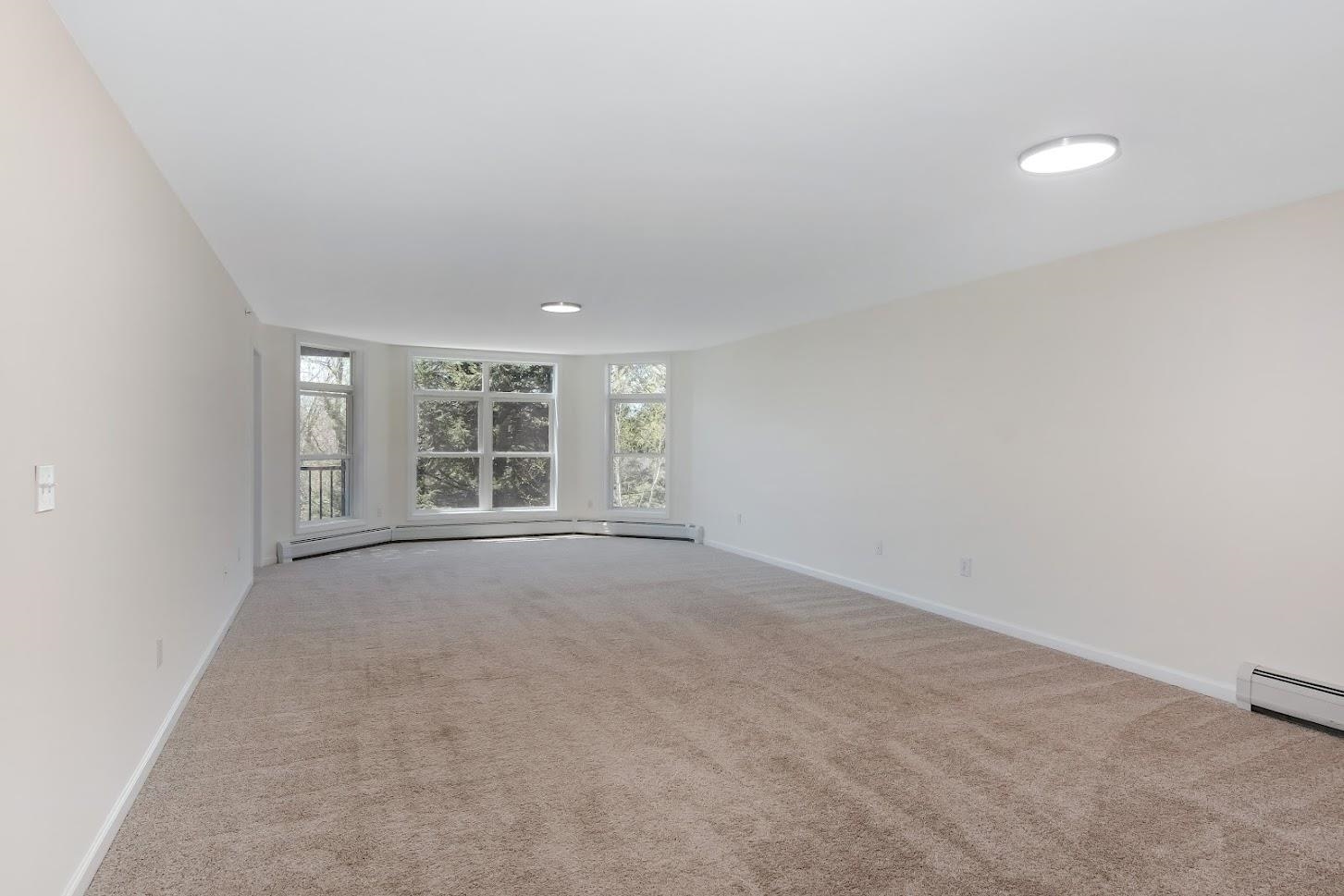 83 Claire Point Road, Unit 83 Burlington, VT 05408 - Photo 6 of 25 Gallery Image 6