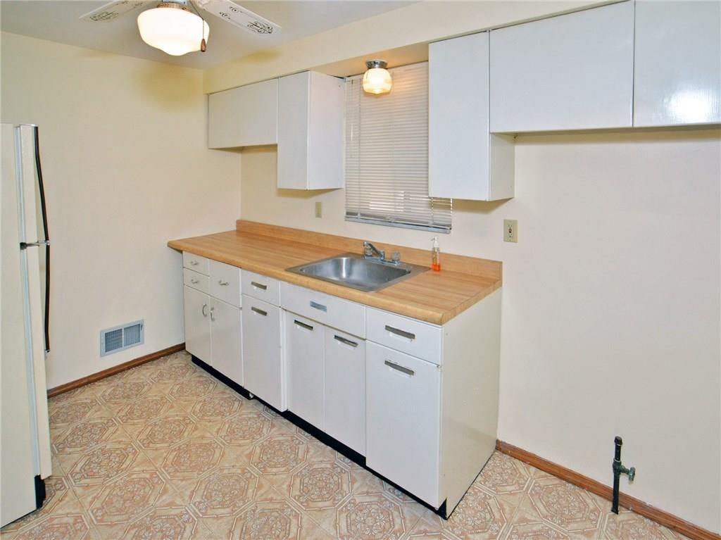 6404 Verona Road Verona, PA 15147 - Photo 8 of 21