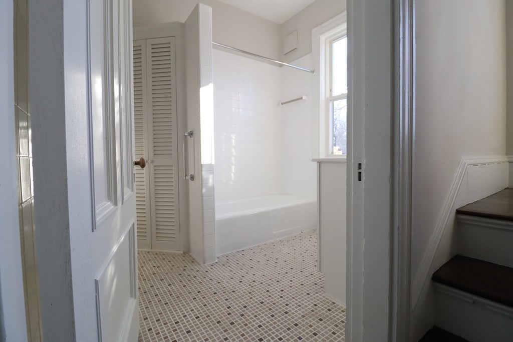 116 Rhoda Street Quincy, MA 02169 - Photo 15 of 30 Gallery Image 15