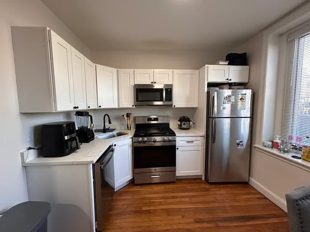 $2,475 | 281 Highland Avenue, Unit 1B, Somerville, MA 02143
