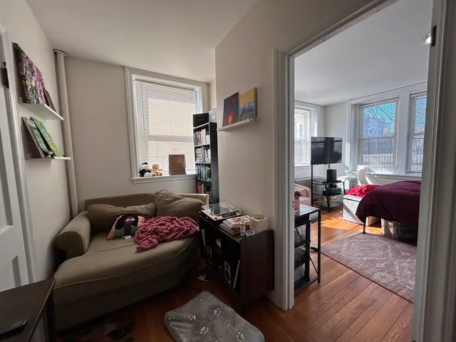 $2,475 | 281 Highland Avenue, Unit 1B, Somerville, MA 02143