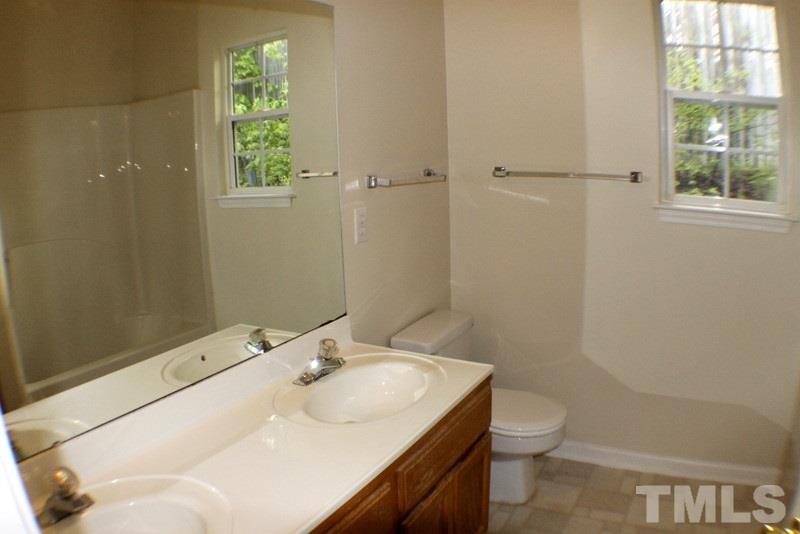 725 Hanska Way Raleigh, NC 27610 - Photo 5 of 24 Gallery Image 5