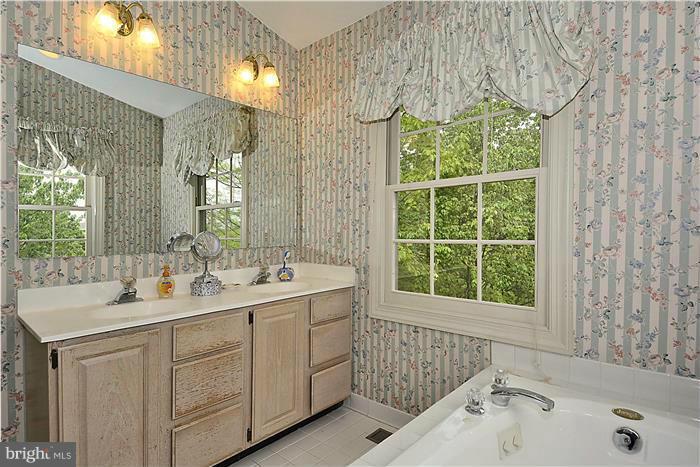 5600 Rivendell Place Frederick, MD 21703 - Photo 10 of 15 Bath (Master)