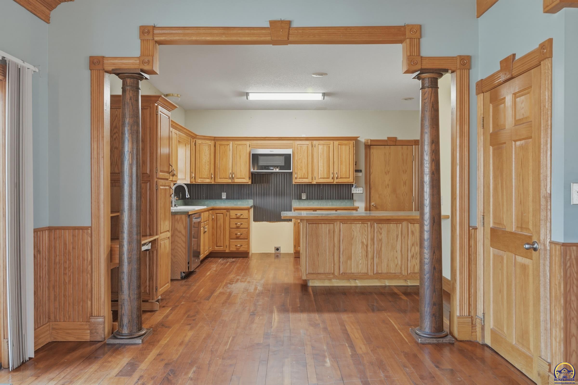 2848 Southwest Indian Hills Road Topeka, KS 66614 - Photo 12 of 41