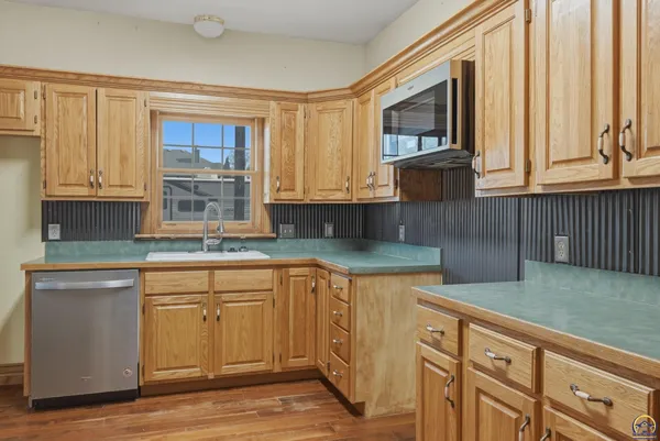 $325,000 | 2848 Southwest Indian Hills Road, Topeka, KS 66614