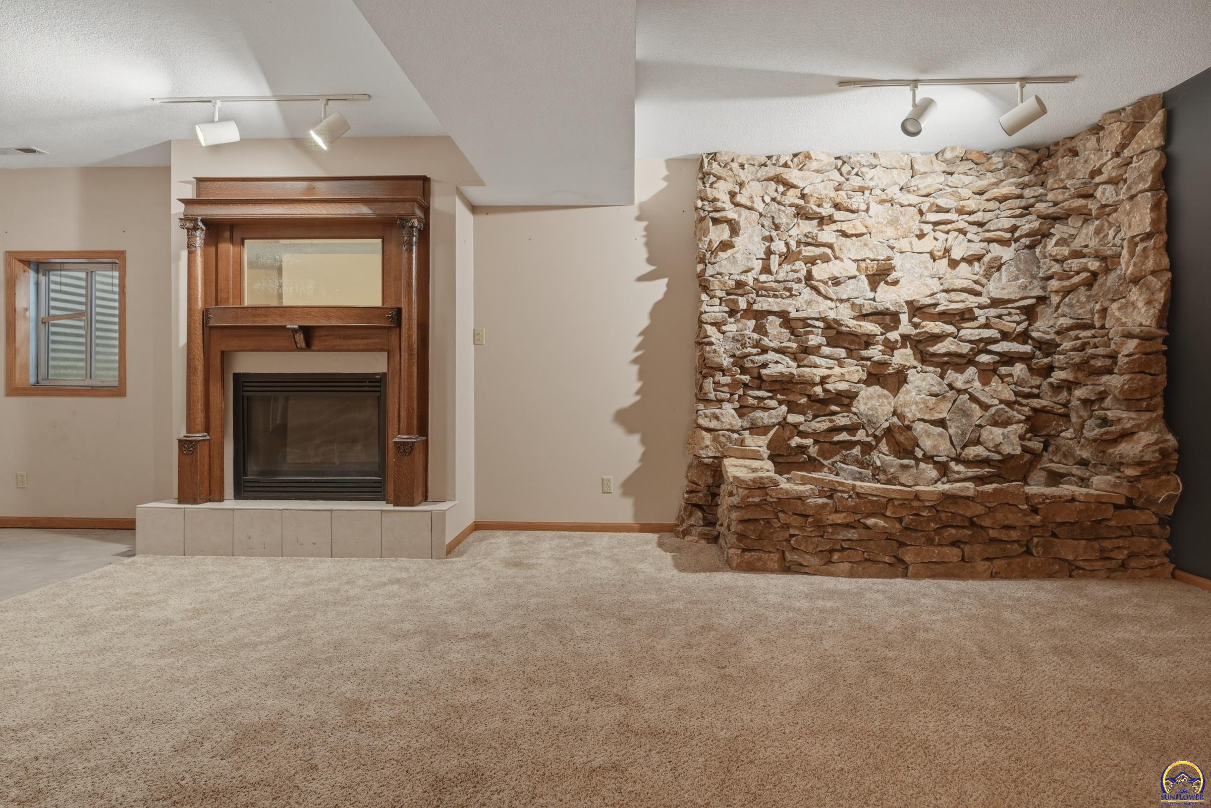 2848 Southwest Indian Hills Road Topeka, KS 66614 - Photo 29 of 41