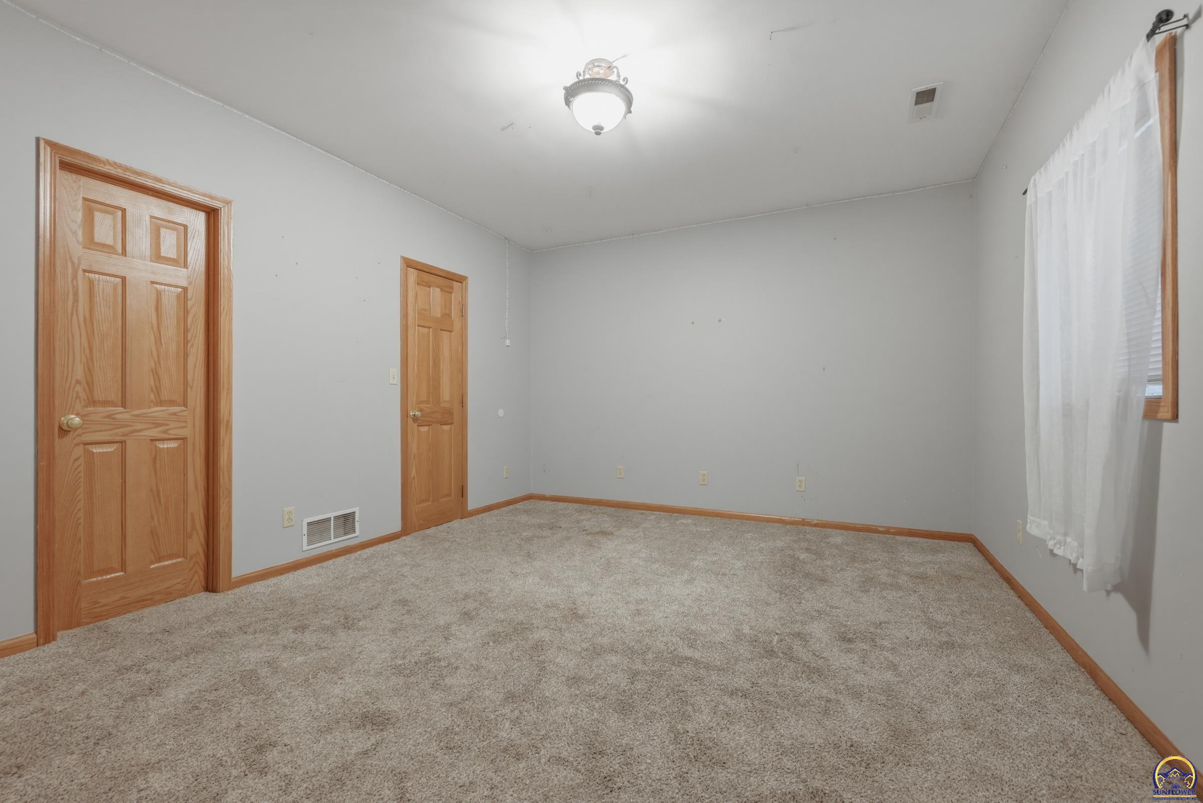 2848 Southwest Indian Hills Road Topeka, KS 66614 - Photo 33 of 41