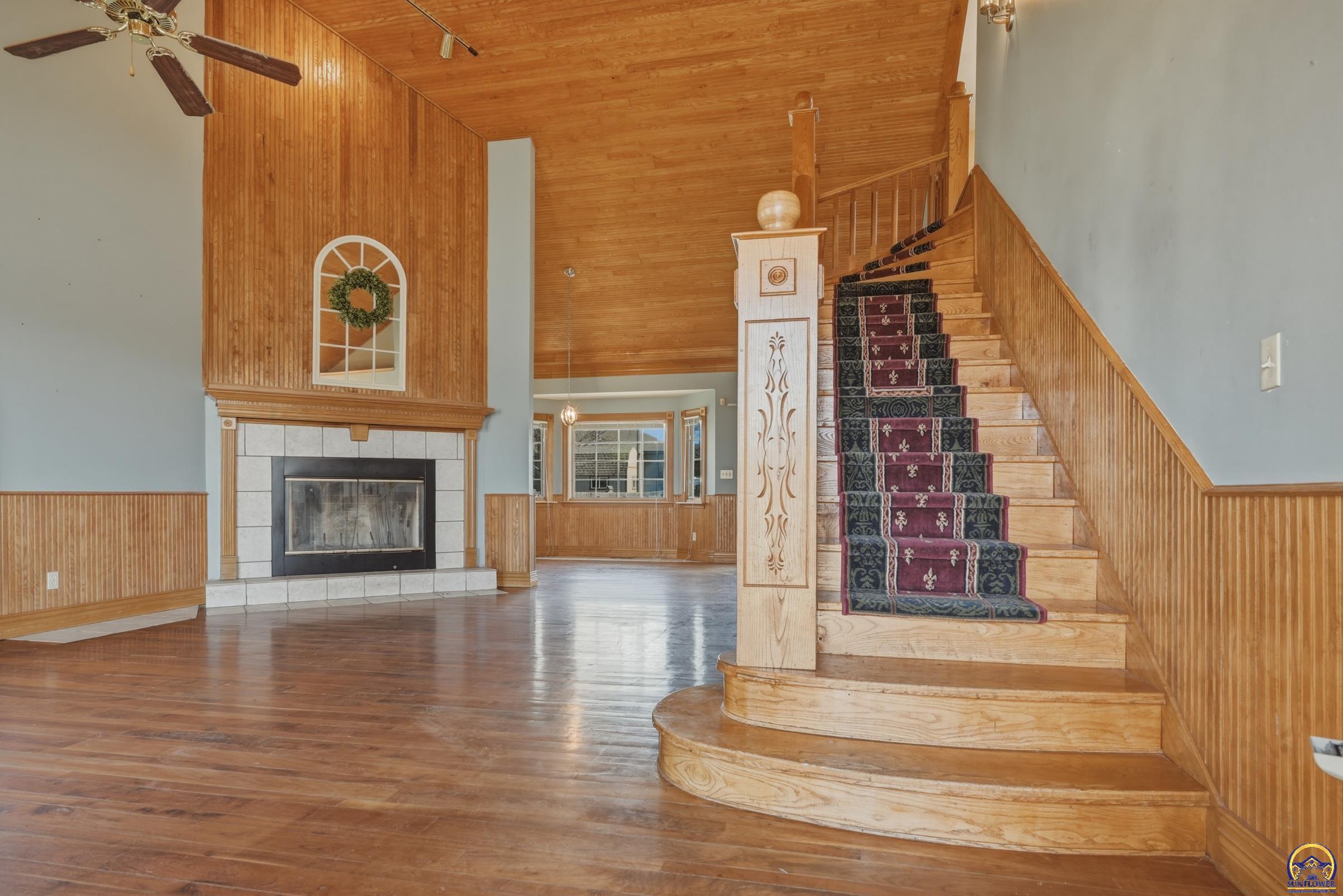 2848 Southwest Indian Hills Road Topeka, KS 66614 - Photo 4 of 41