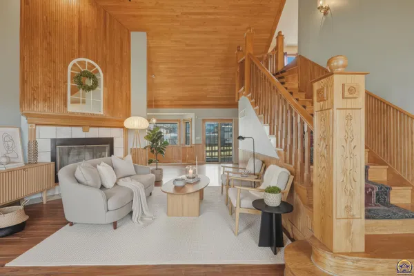 $325,000 | 2848 Southwest Indian Hills Road, Topeka, KS 66614