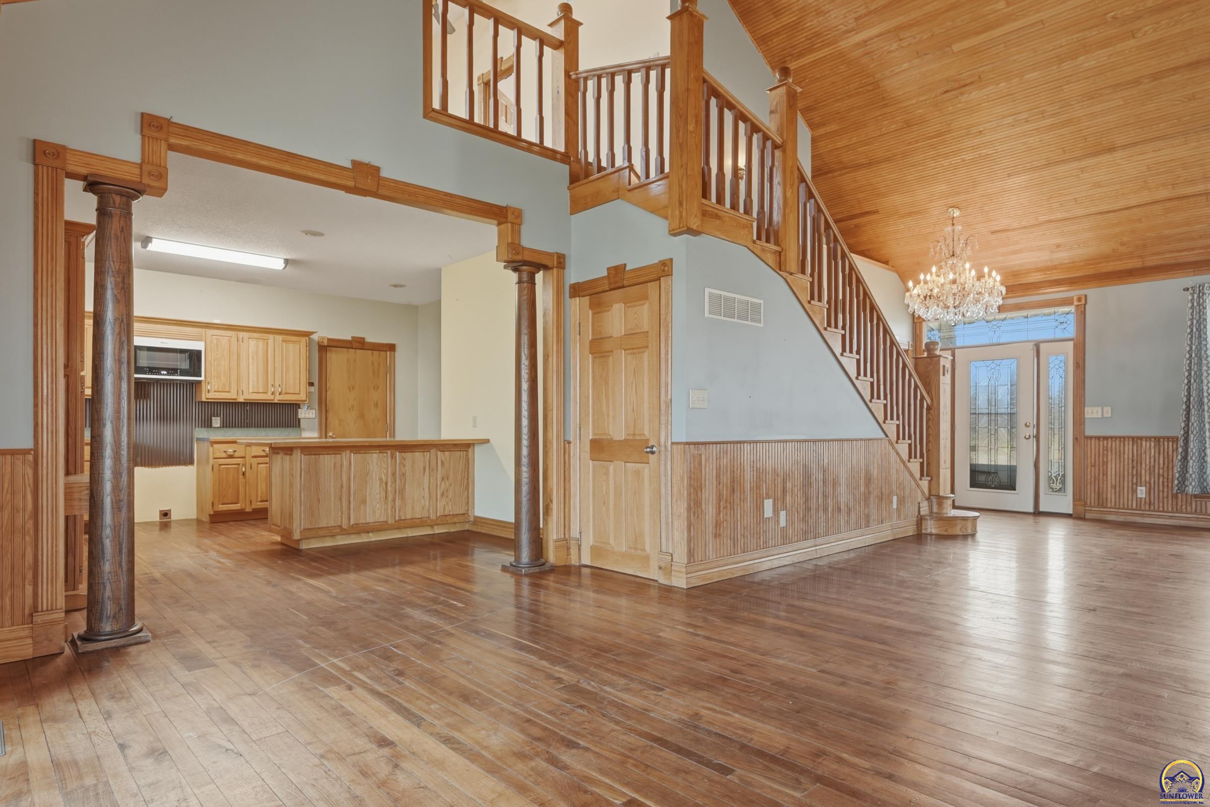 2848 Southwest Indian Hills Road Topeka, KS 66614 - Photo 8 of 41