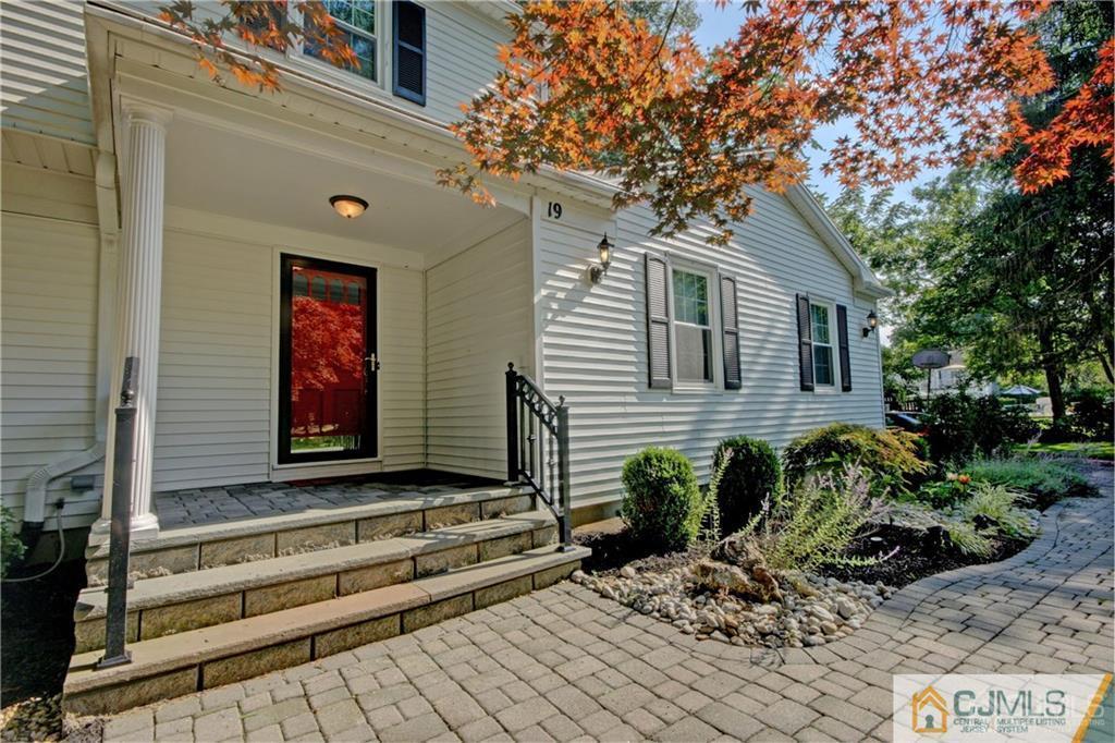 19 Algonquin Road Holmdel, NJ 07733 - Photo 1 of 33 Gallery Image 1