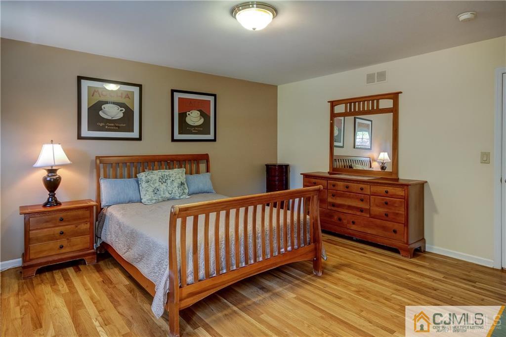 19 Algonquin Road Holmdel, NJ 07733 - Photo 14 of 33 Gallery Image 14