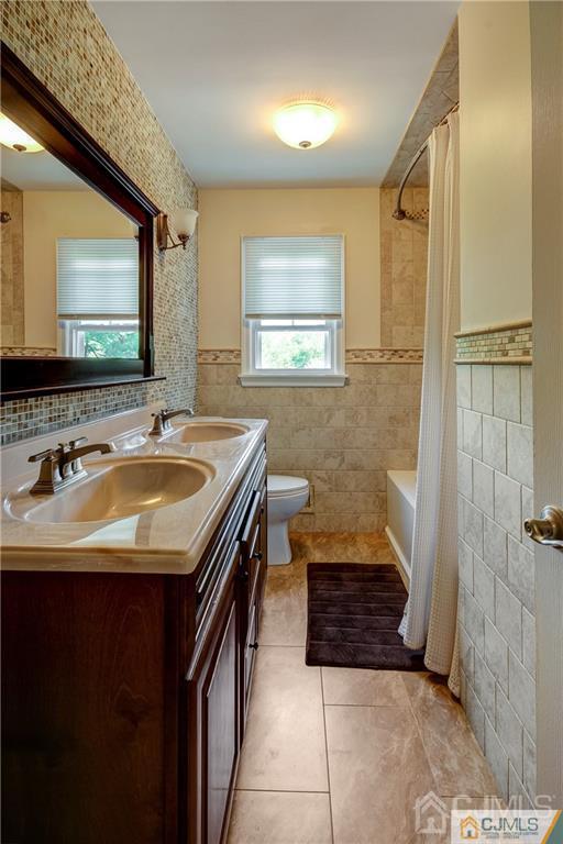 19 Algonquin Road Holmdel, NJ 07733 - Photo 22 of 33 Gallery Image 22