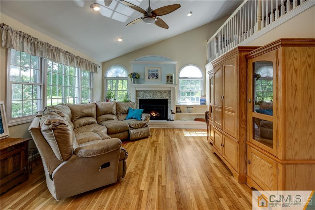 19 Algonquin Road Holmdel, NJ 07733 - Photo 9 of 33 Gallery Image 9