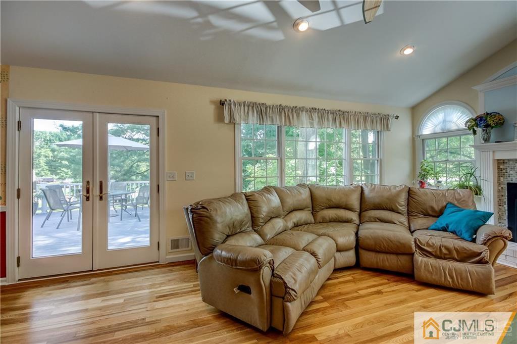 19 Algonquin Road Holmdel, NJ 07733 - Photo 10 of 33 Gallery Image 10