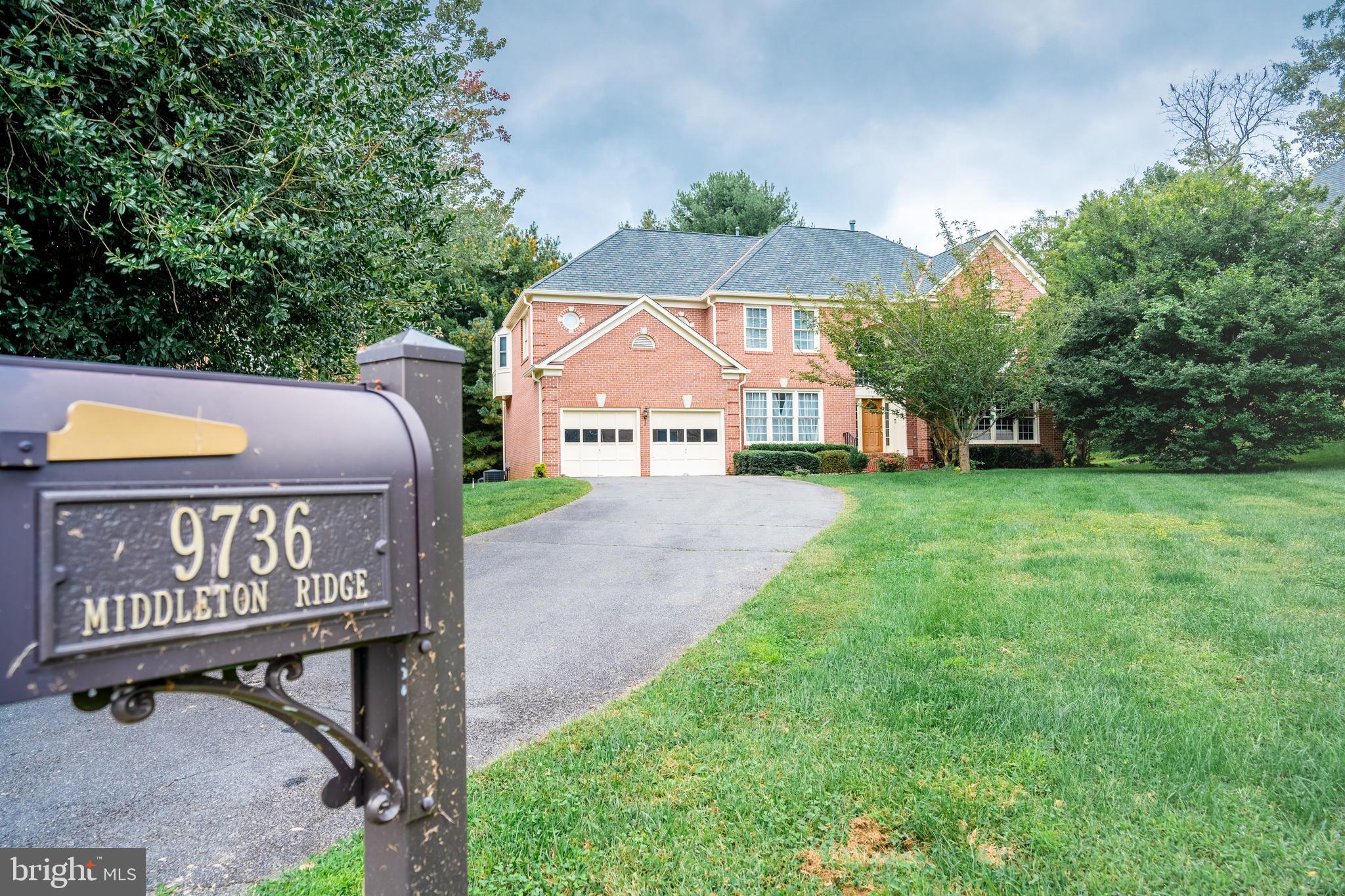 9736 Middleton Ridge Road Vienna, VA 22182 - Photo 4 of 85