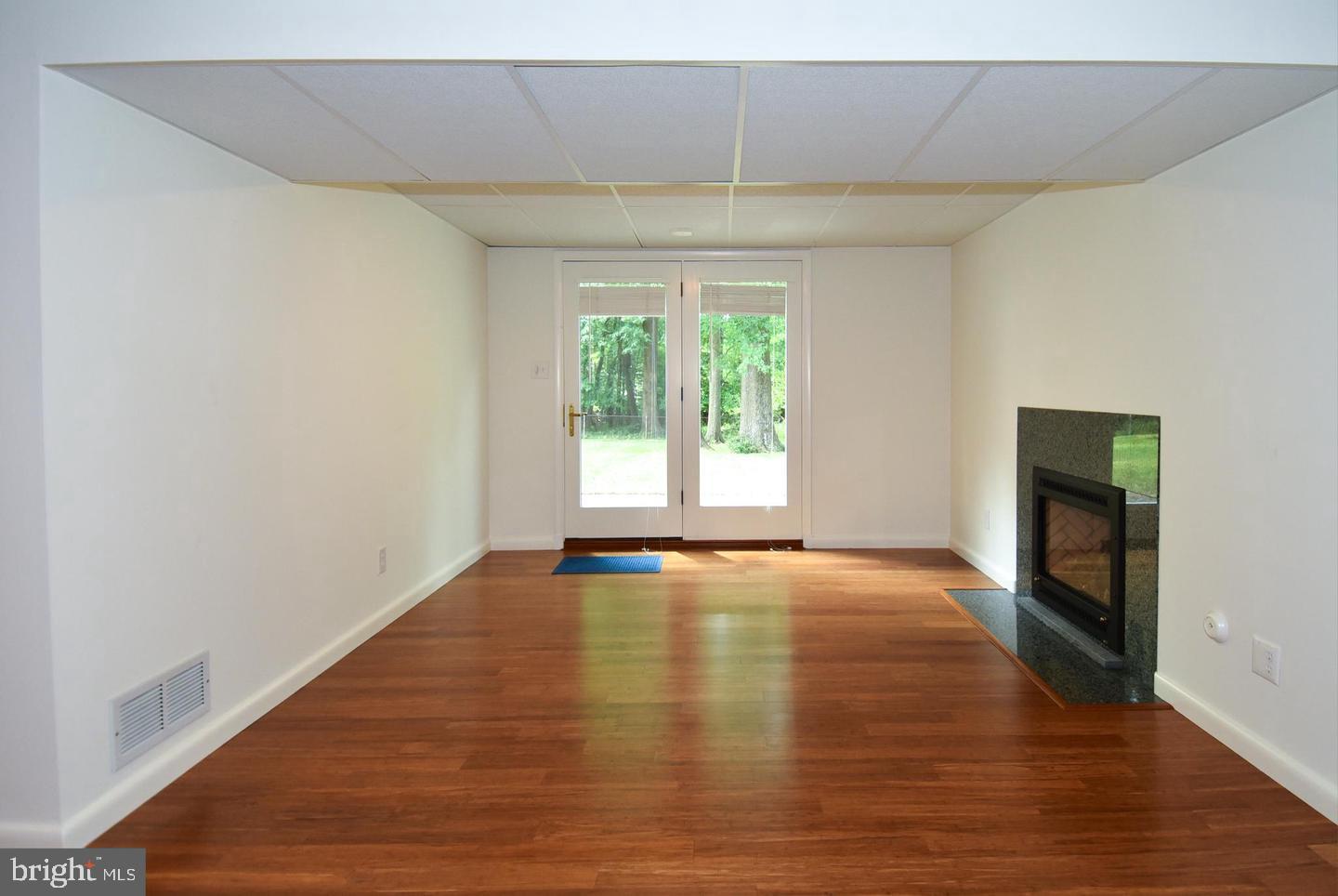 606 Kingsley Road Southwest Vienna, VA 22180 - Photo 17 of 45