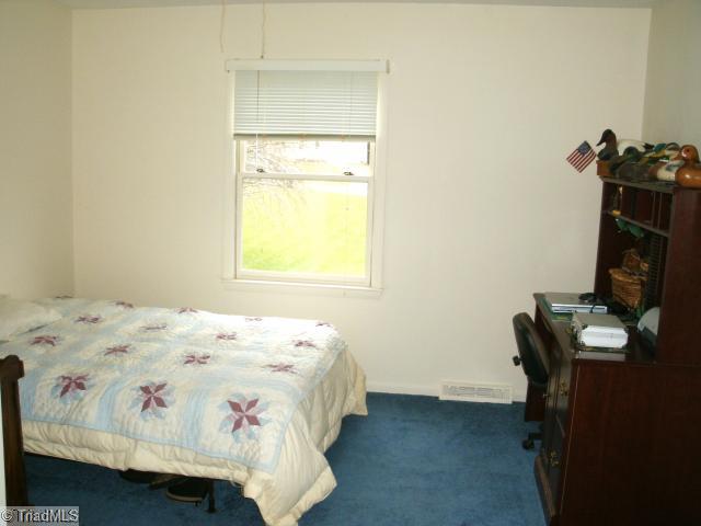 399 Cameron Road Lexington, NC 27295 - Photo 12 of 12 2nd Bedroom.