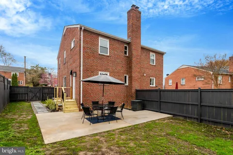 $685,000 | 27 South French Street, Alexandria, VA 22304