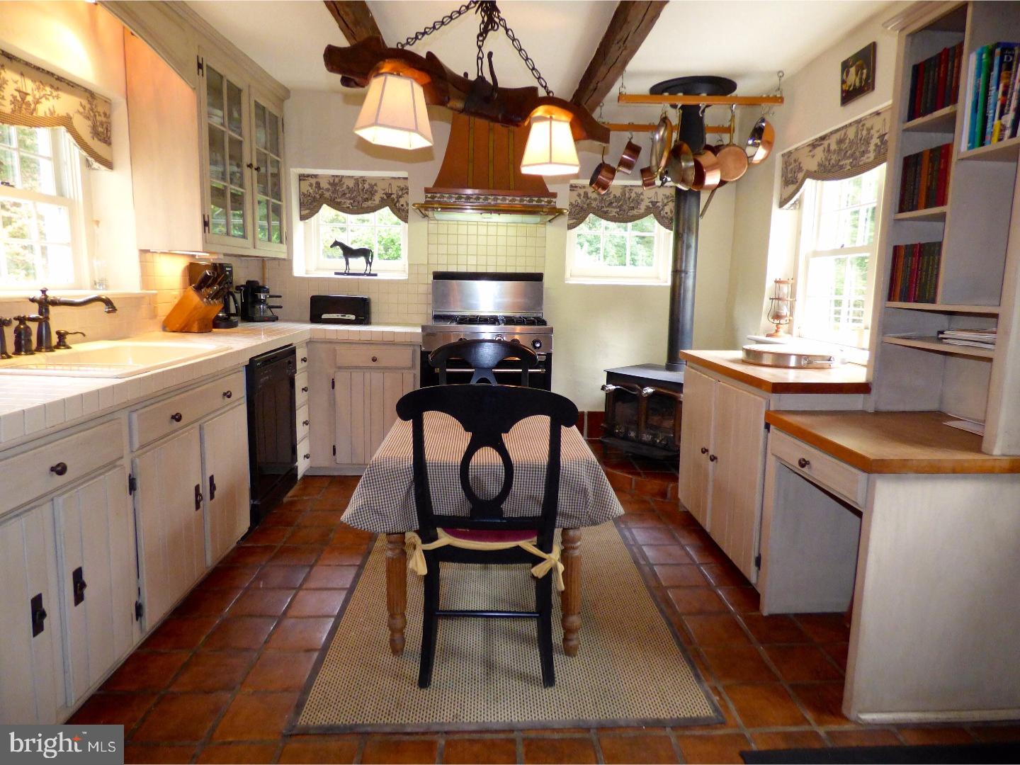 147 Green Valley Road Coatesville, PA 19320 - Photo 6 of 25 Kitchen