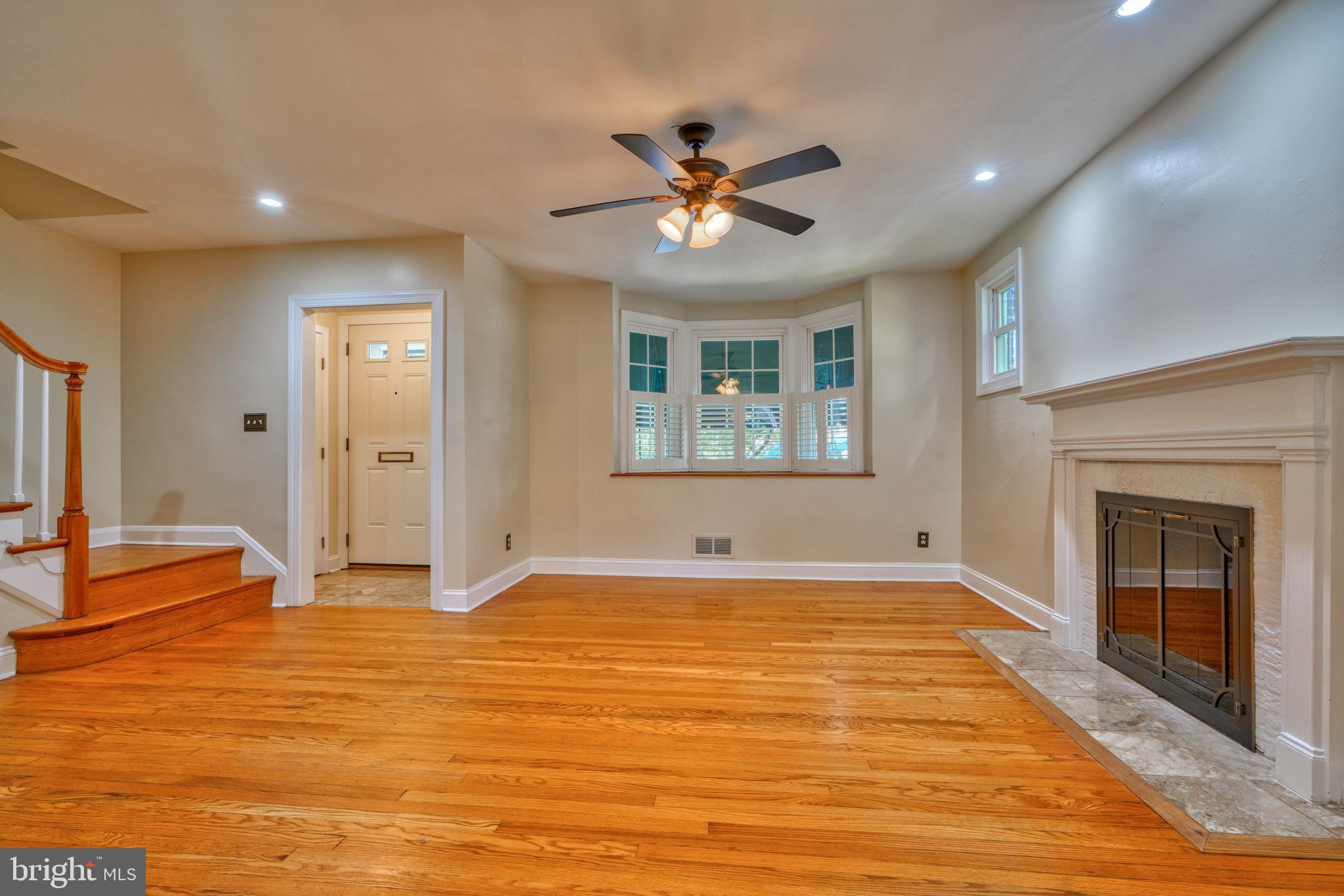 6473 Blenheim Road Baltimore, MD 21212 - Photo 14 of 57 Bay window view