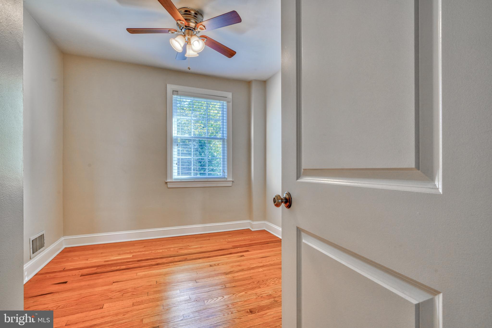 6473 Blenheim Road Baltimore, MD 21212 - Photo 33 of 57 Bedroom 3- perfect office