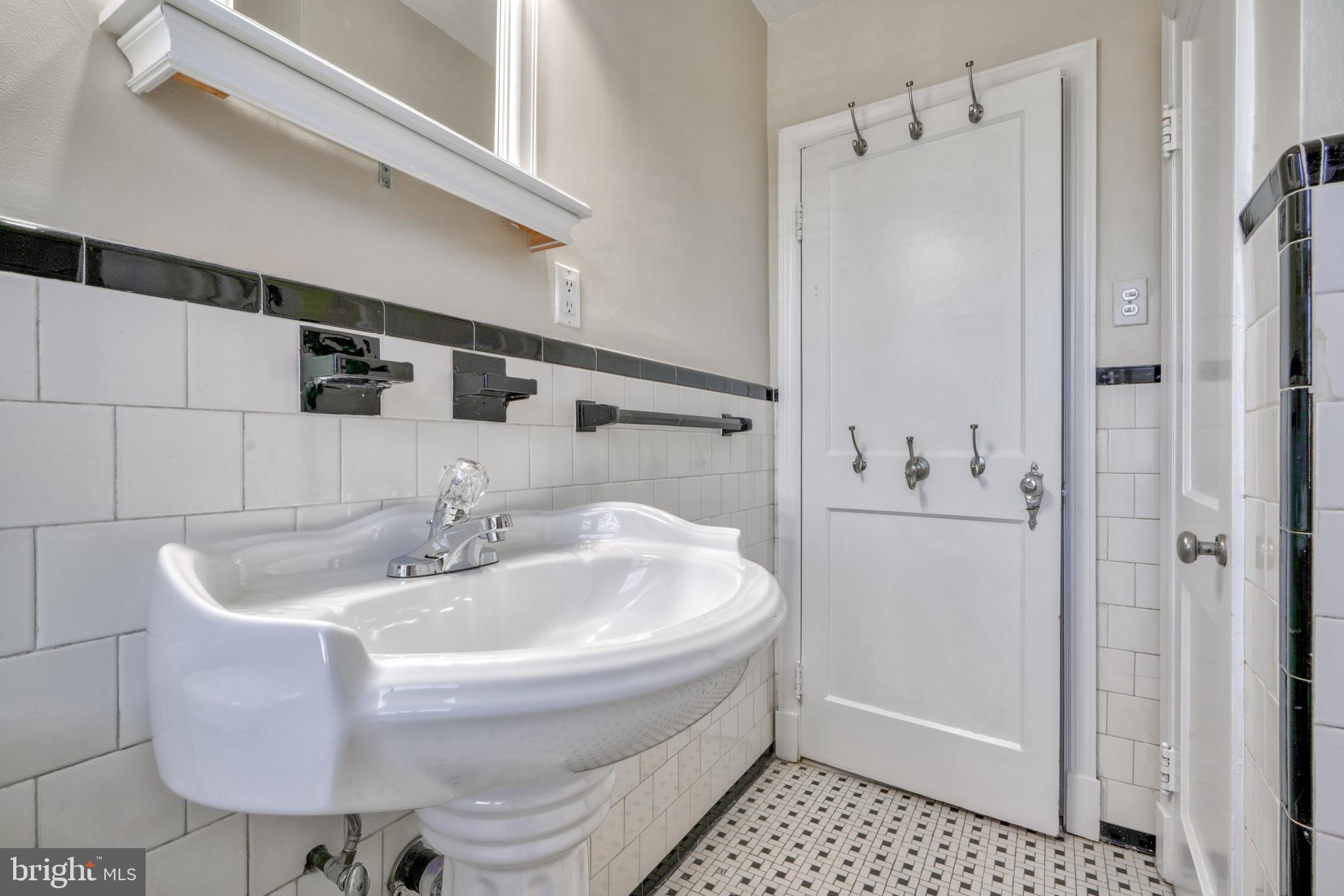 6473 Blenheim Road Baltimore, MD 21212 - Photo 38 of 57