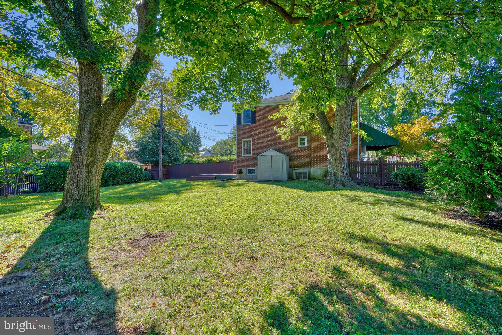 6473 Blenheim Road Baltimore, MD 21212 - Photo 6 of 57 Open Green Space- side view