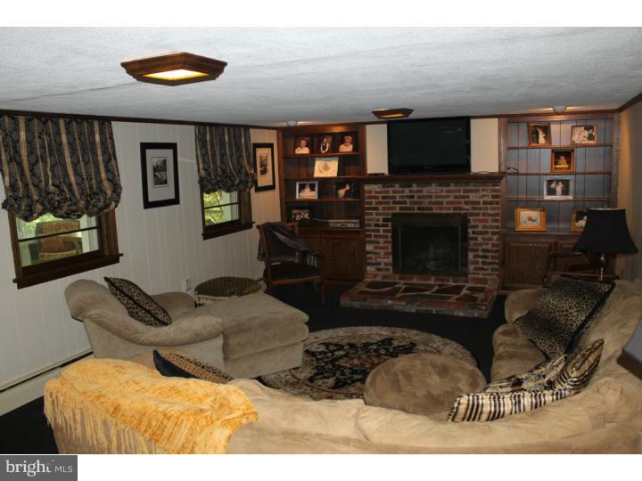79 Bluebird Road Southampton, PA 18966 - Photo 13 of 25 Family Room