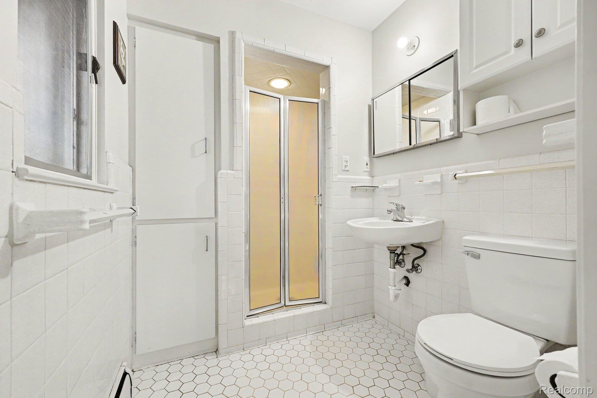 3750 Beach Road Troy, MI 48084 - Photo 15 of 27 016_file_8910.jpg